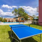 Villa With A Heated Pool By Istrabook Basici