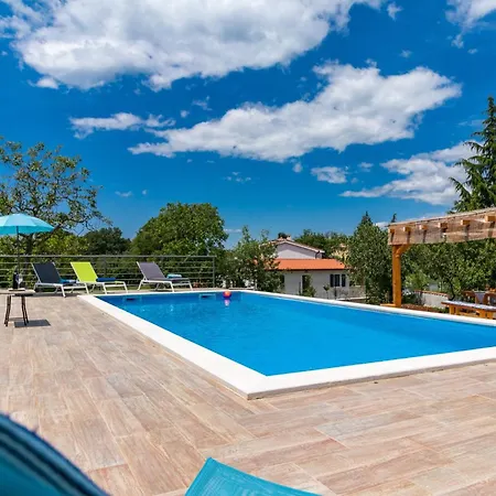 With A Heated Pool By Istrabook Villa Basici