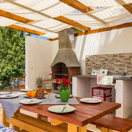 Villa With A Heated Pool By Istrabook *