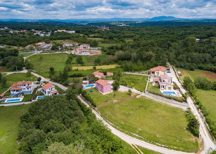 Villa With A Heated Pool By Istrabook