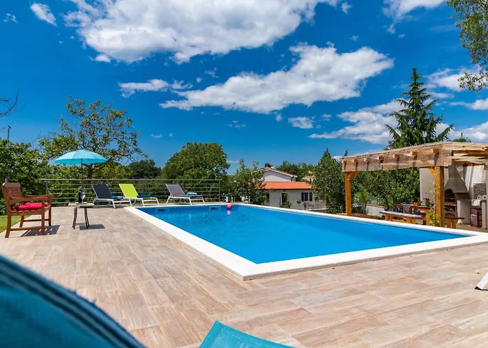 With A Heated Pool By Istrabook Villa Basici
