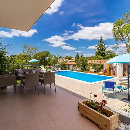 Mit Privatem Pool In Porec,istrien * Basici