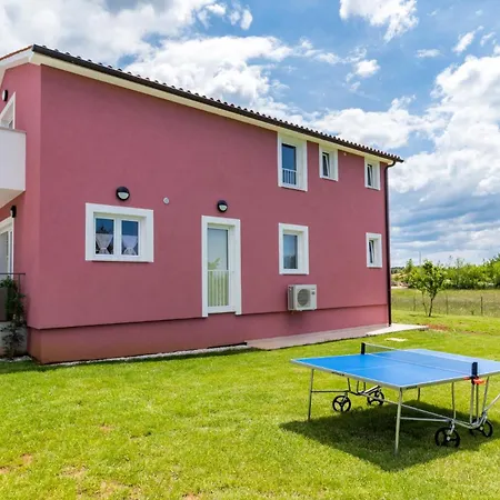 Mit Privatem Pool In Porec,istrien * Basici