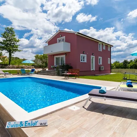 Mit Privatem Pool In Porec,istrien