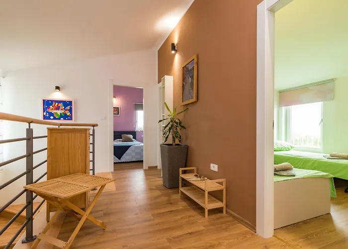 Βίλα With A Heated Pool By Istrabook Basici